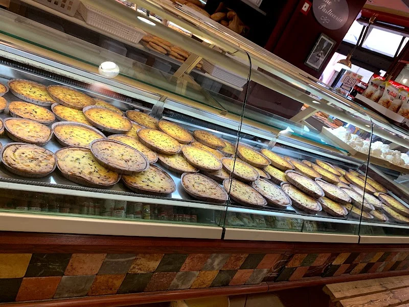 Alocci Sas - Restaurant near Hotel Il Pellicano