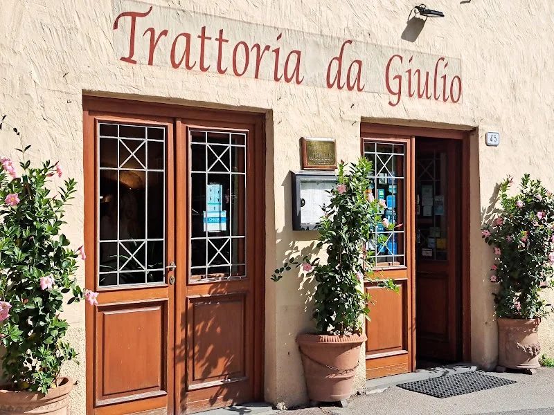 Trattoria da Giulio in pelleria - Restaurant near Villa Michaela