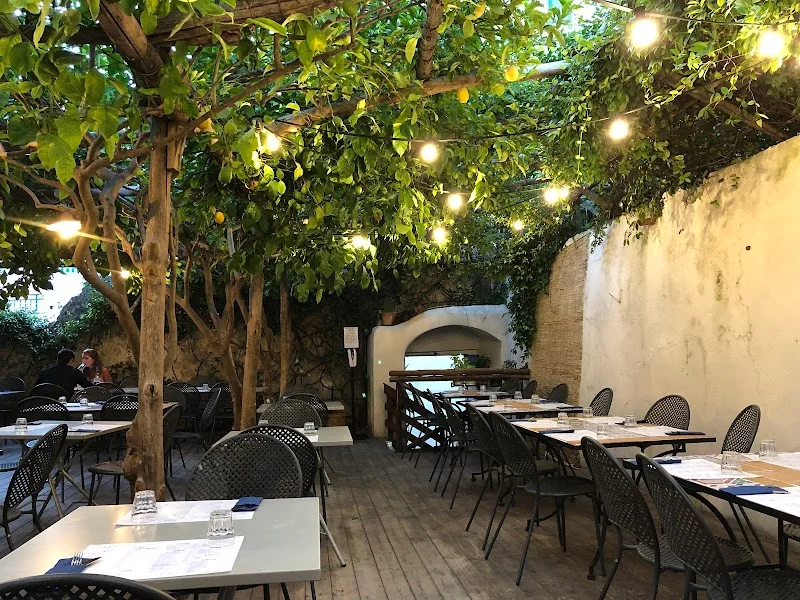 Pizzeria Donna Stella - Restaurant near Villa Cimbrone